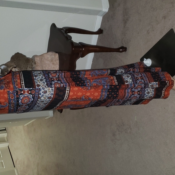 NWOT AP II xl buttery soft almost a velvet feel paisley/handkerchief pattern - Picture 4 of 8